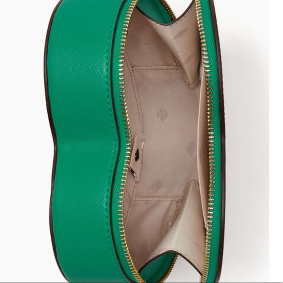 Kate spade love shack mini heart chain crossbody green bean Tik tok nwt pride - Picture 4 of 5